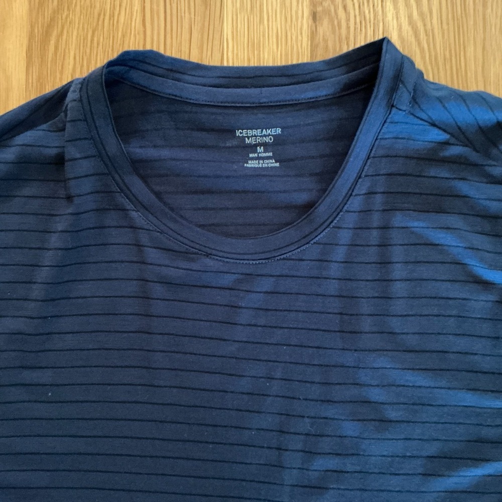 Icebreaker Merino Wool T Shirt Mens M Navy Blue Striped Tech Lite Tee Stretch